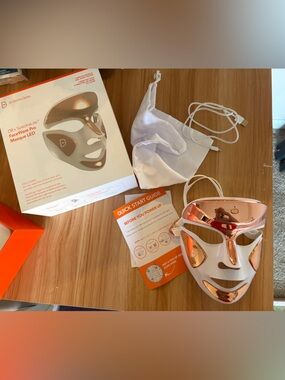 Dr Dennis gross LED Facial Mask Skin Therapy - Rose Gold